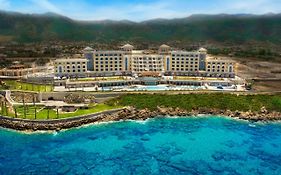 Merit Royal Premium Hotel Casino & Spa
